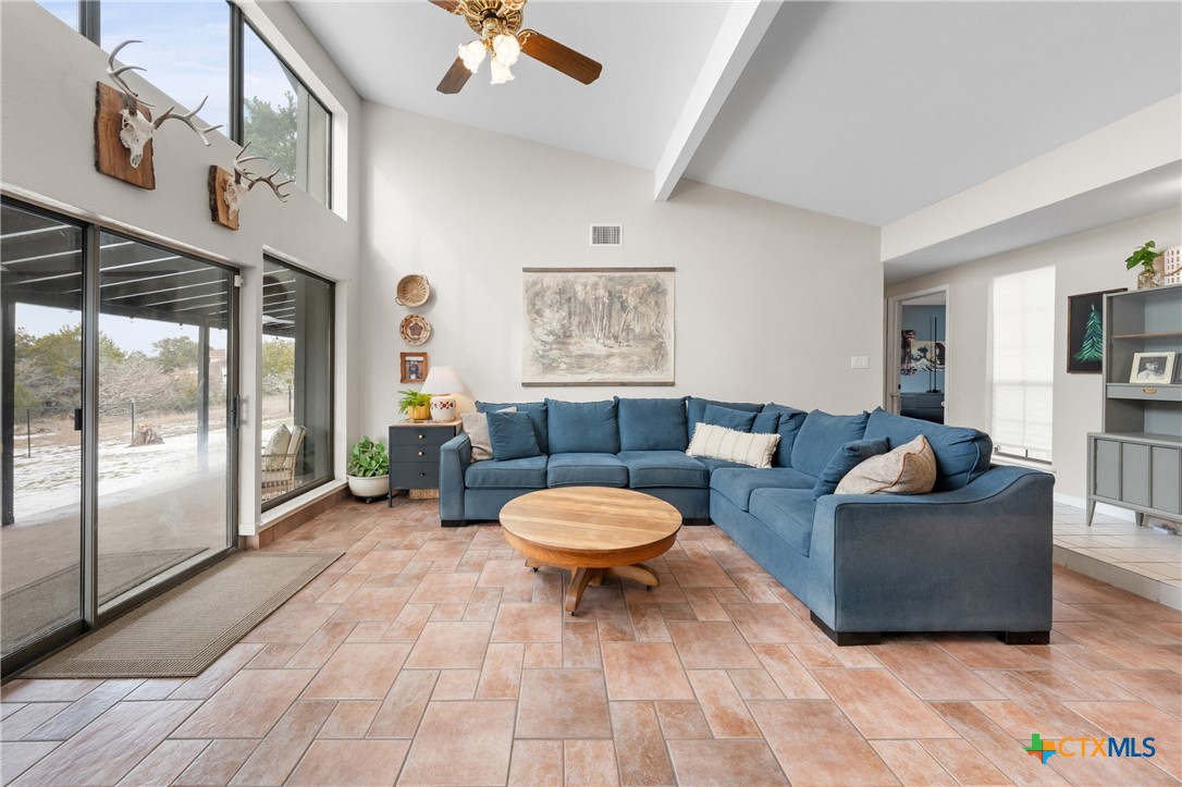 7114 N Lakeview Drive