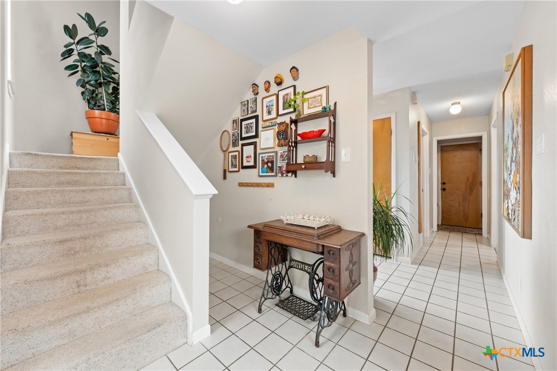 7114 N Lakeview Drive