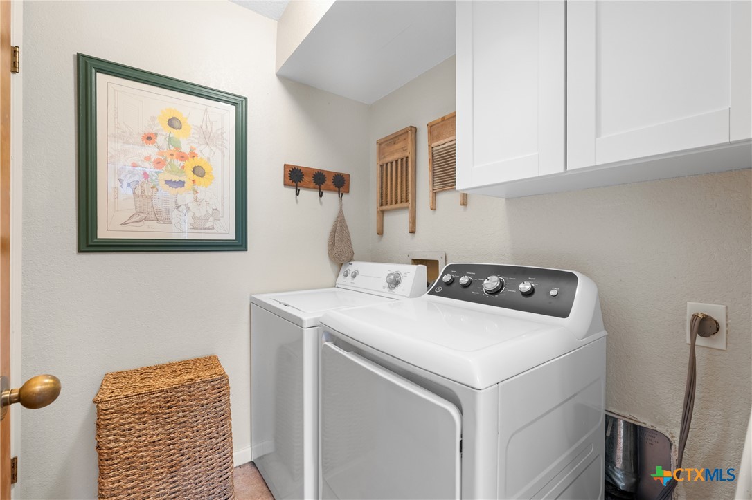 7114 N Lakeview Drive