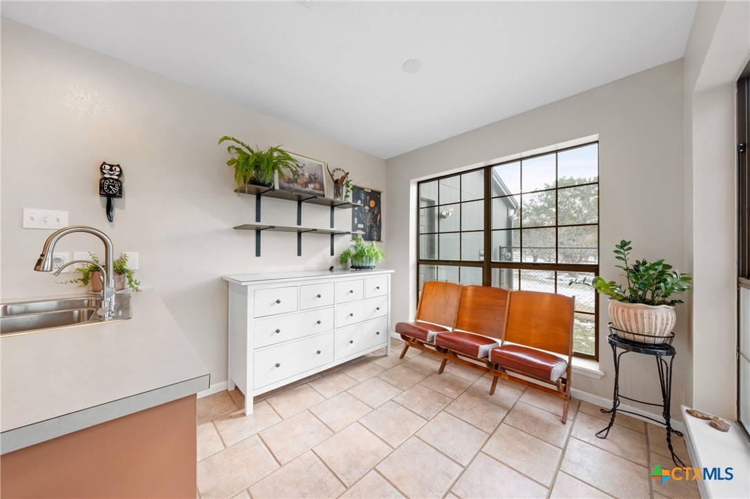 7114 N Lakeview Drive