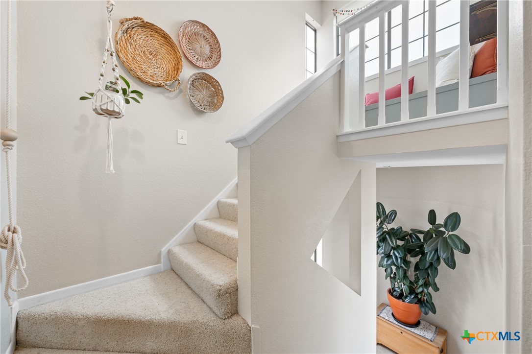 7114 N Lakeview Drive