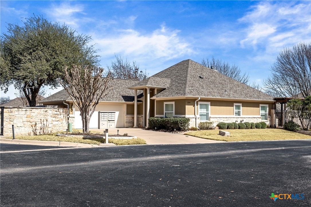 1504 Wisteria Lane
