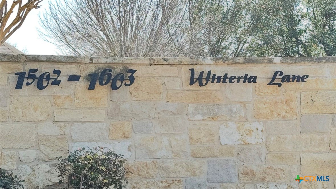 1504 Wisteria Lane
