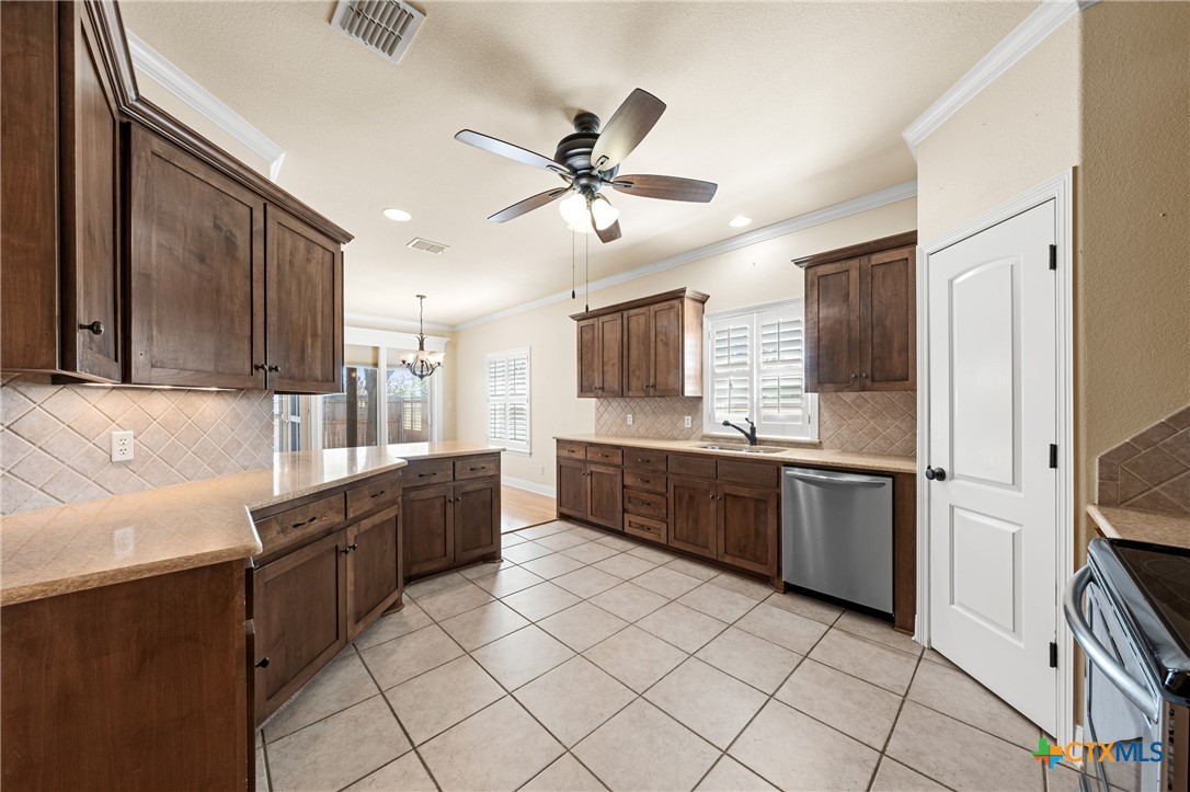 1504 Wisteria Lane