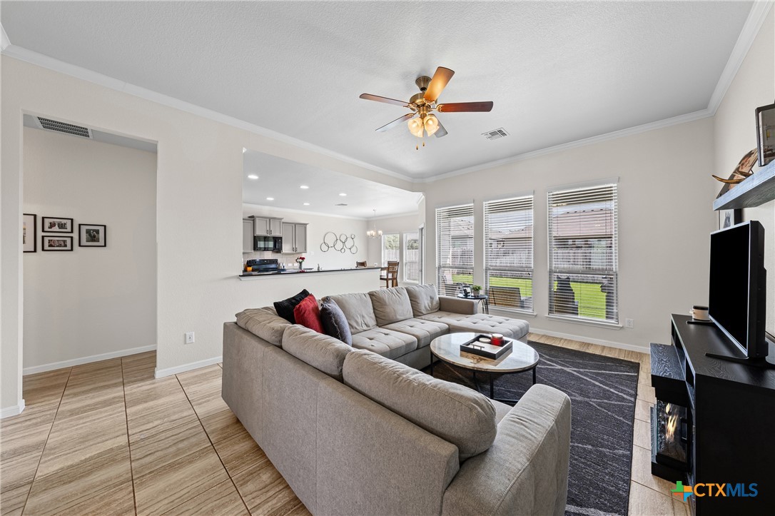 815 Cross Drive