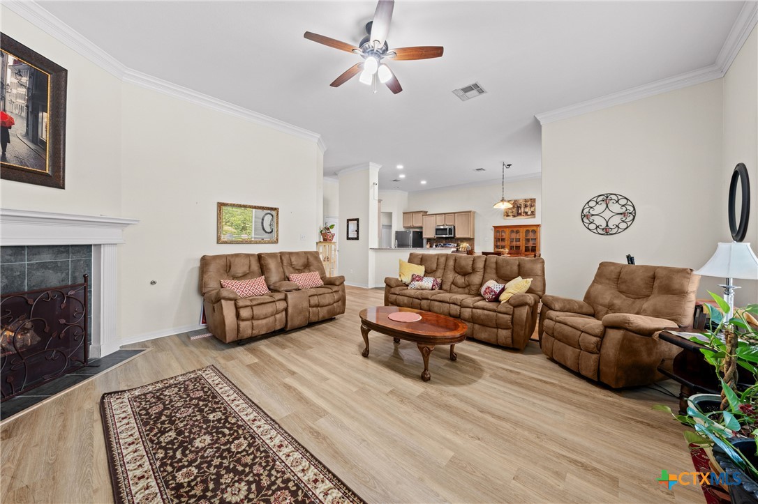 5913 Turtle Creek Trail