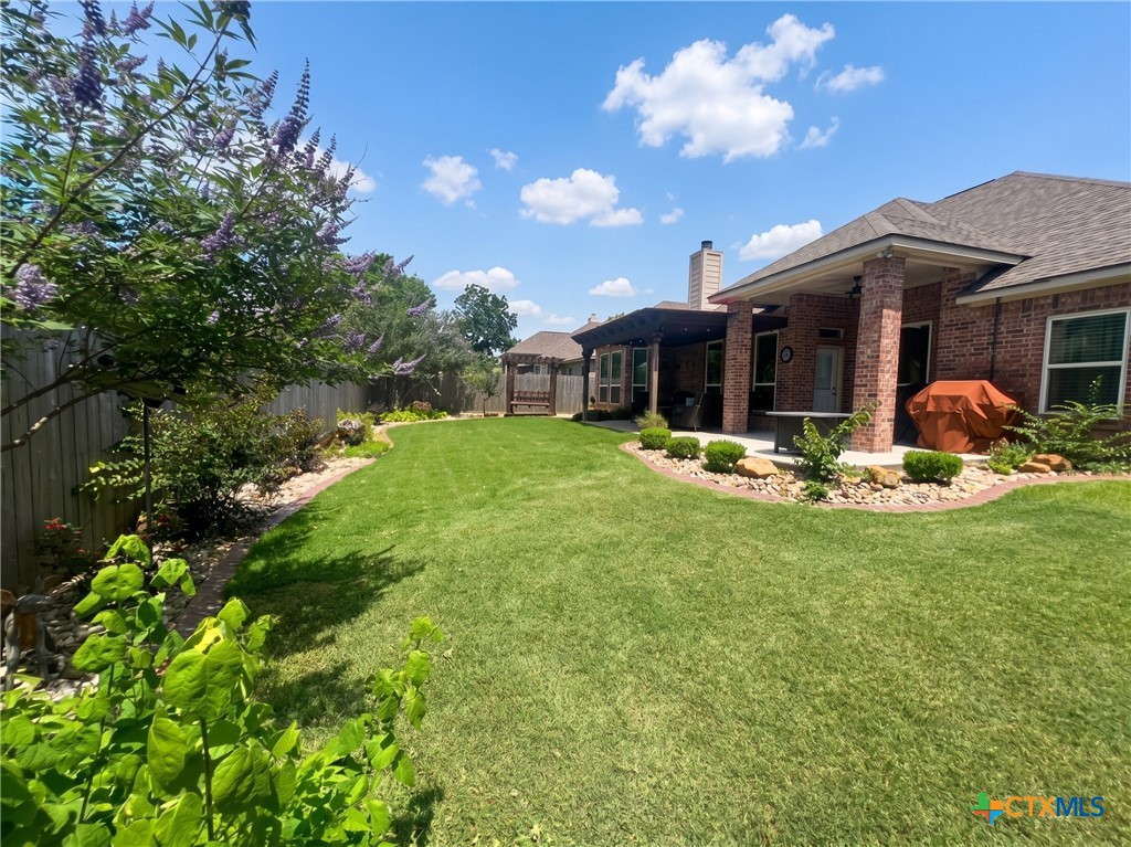 2215 Fox Glen Lane
