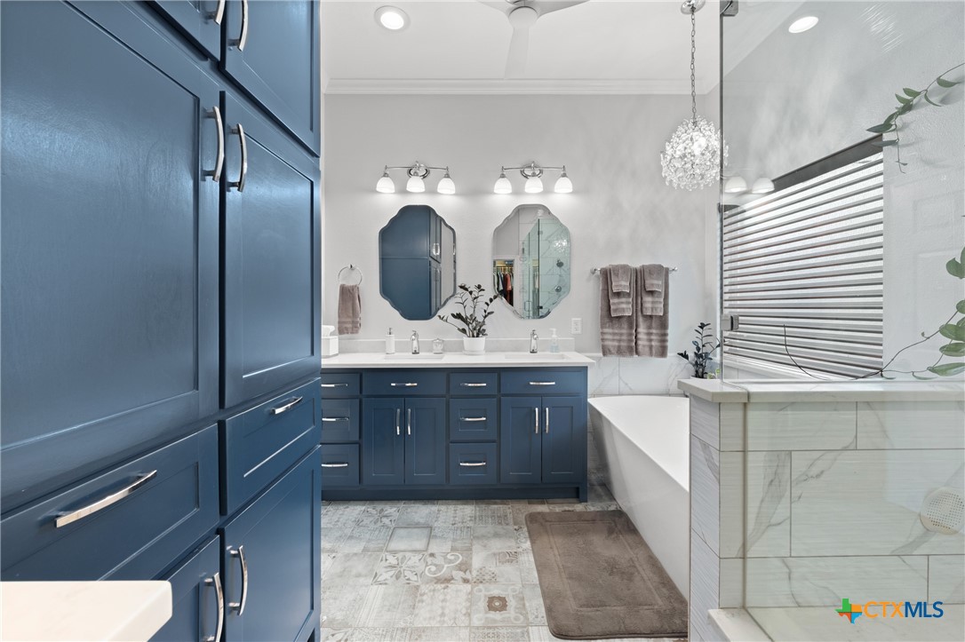 2215 Fox Glen Lane