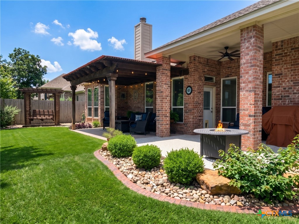 2215 Fox Glen Lane