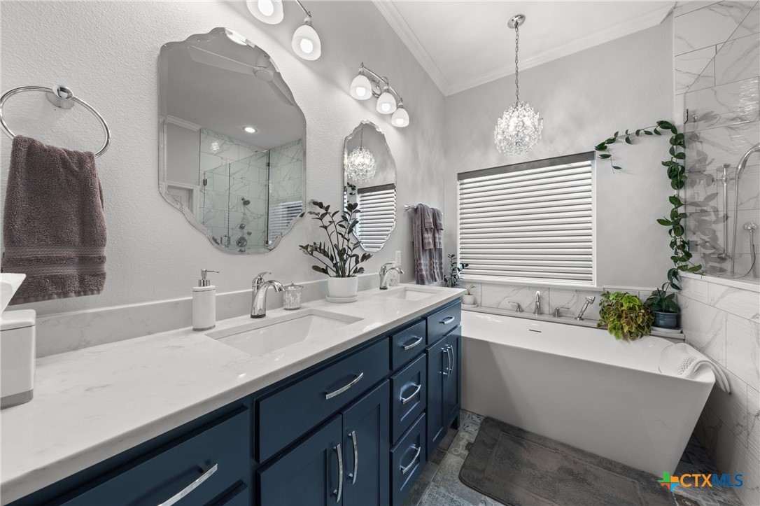 2215 Fox Glen Lane