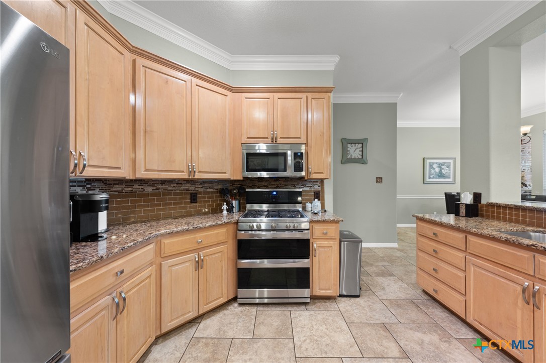 2215 Fox Glen Lane