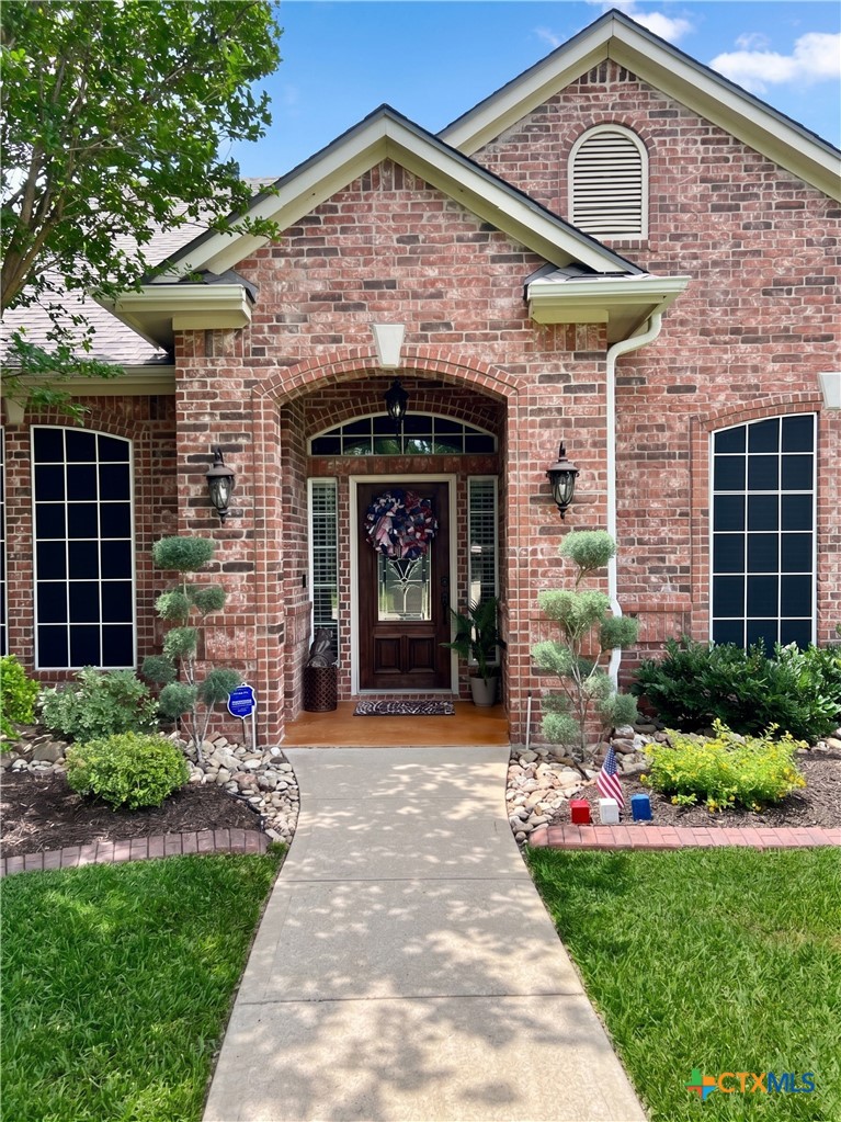 2215 Fox Glen Lane
