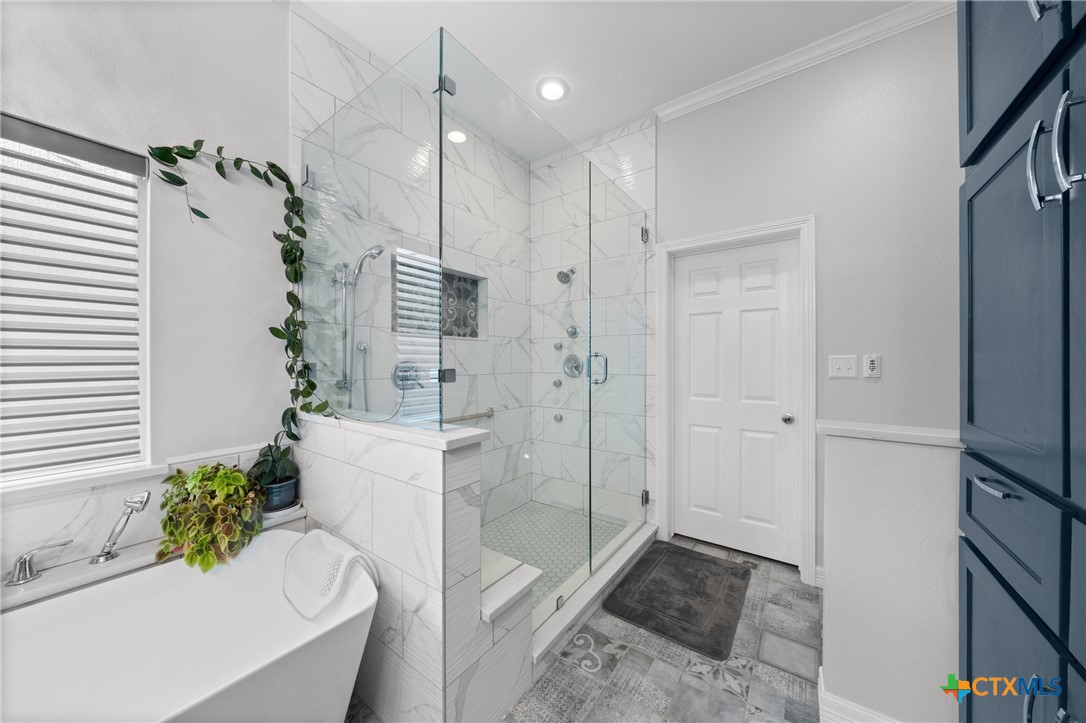 2215 Fox Glen Lane