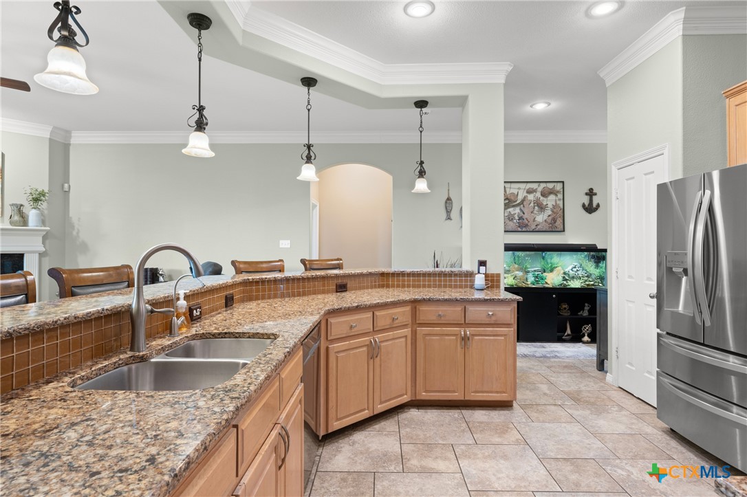 2215 Fox Glen Lane
