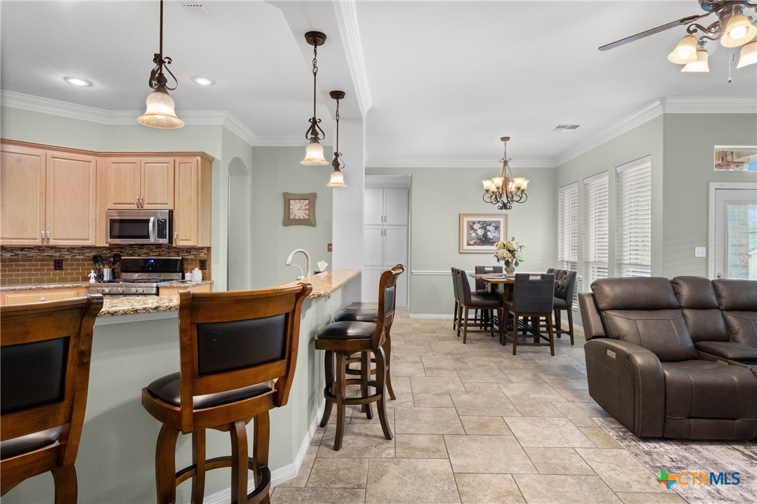2215 Fox Glen Lane