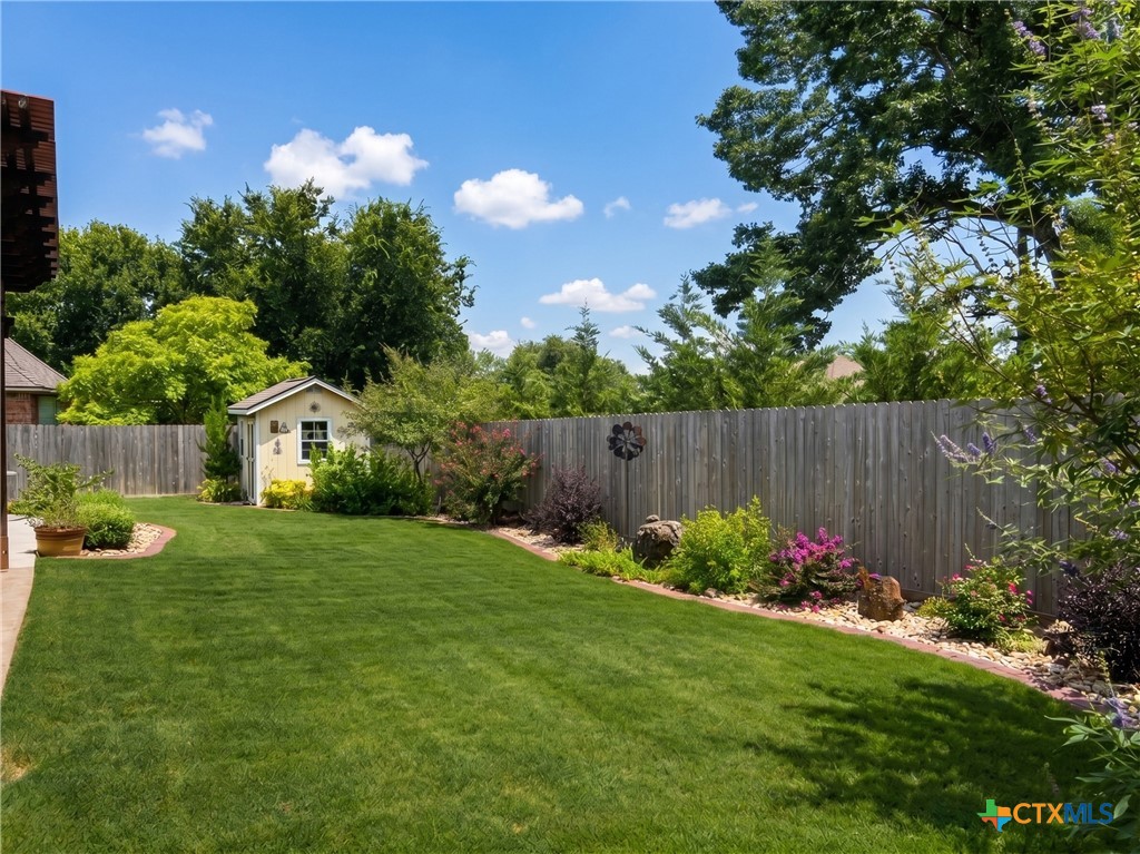2215 Fox Glen Lane