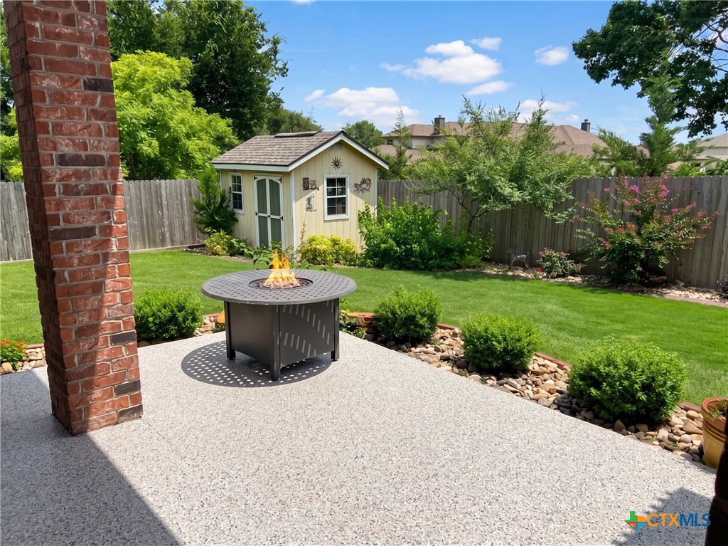 2215 Fox Glen Lane