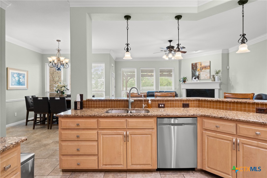 2215 Fox Glen Lane