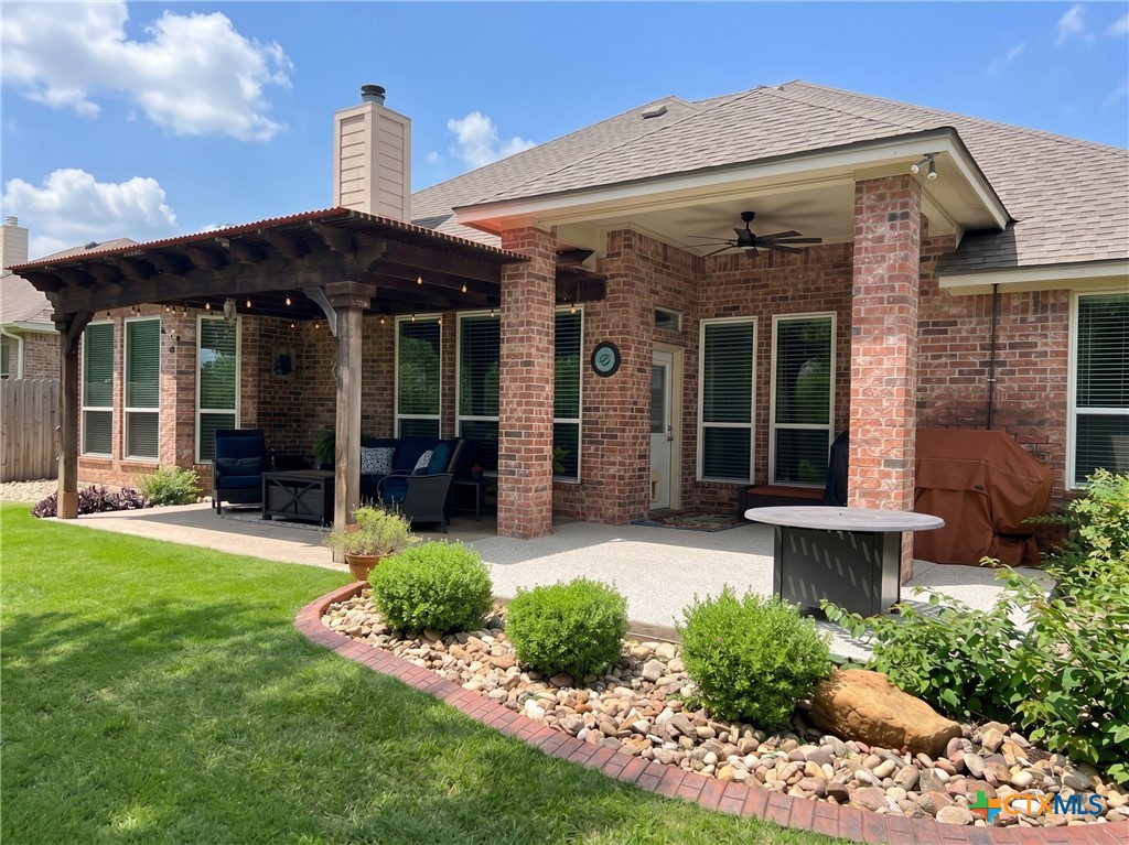 2215 Fox Glen Lane