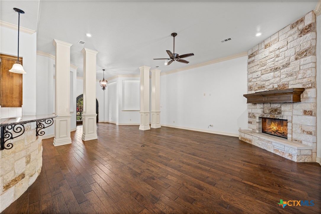 6212 Wooded Creek Cove