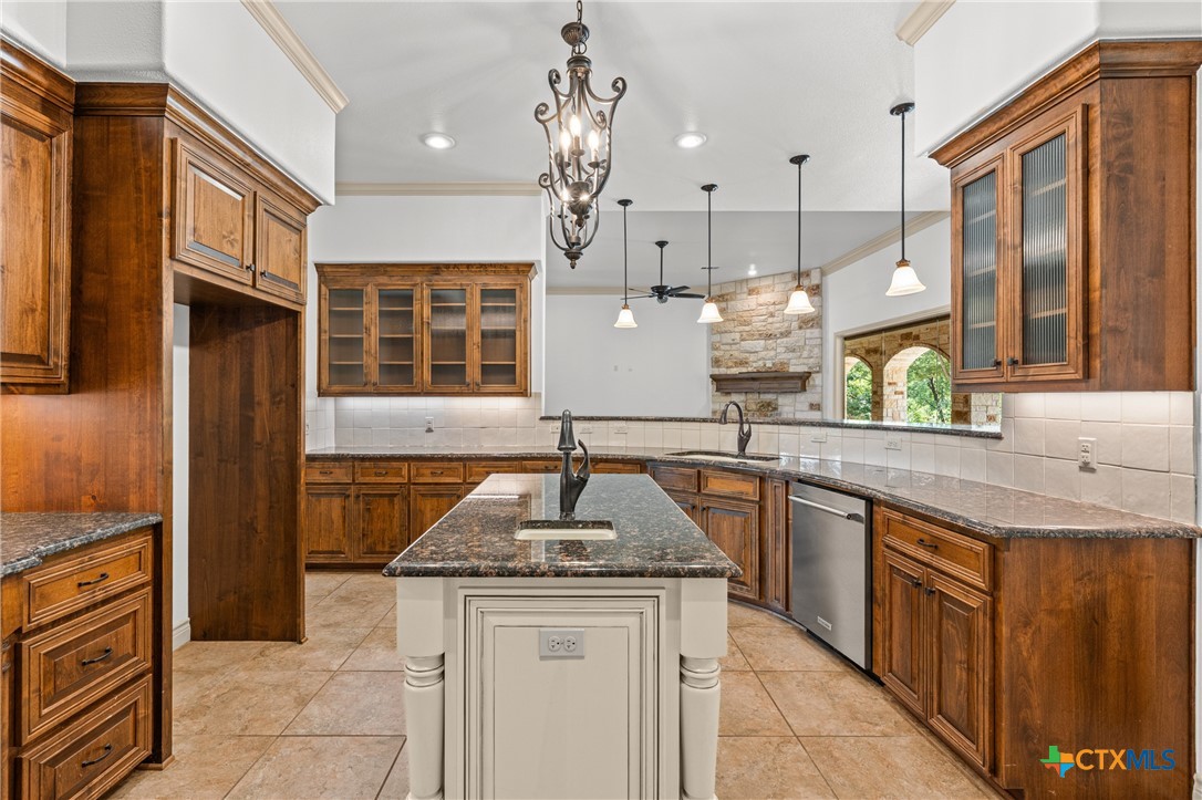 6212 Wooded Creek Cove