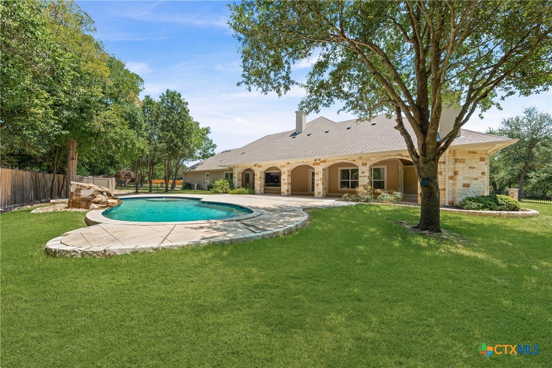 6212 Wooded Creek Cove