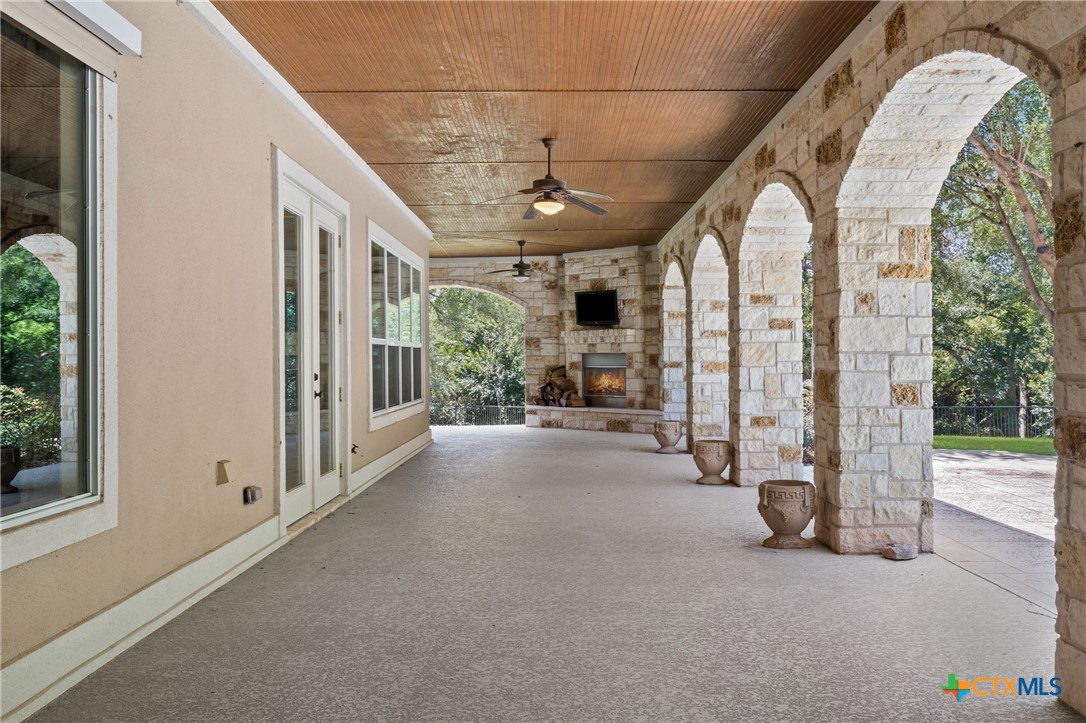 6212 Wooded Creek Cove