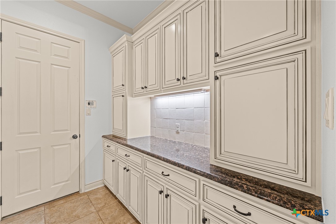 6212 Wooded Creek Cove