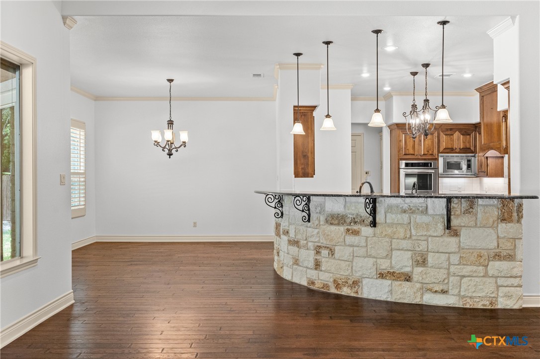 6212 Wooded Creek Cove