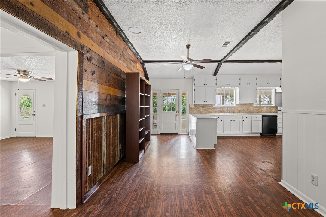 3206 W Nugent Avenue