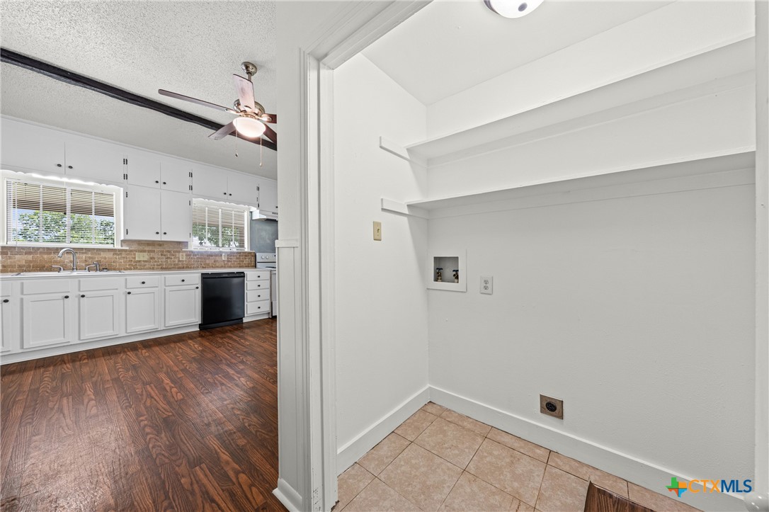 3206 W Nugent Avenue