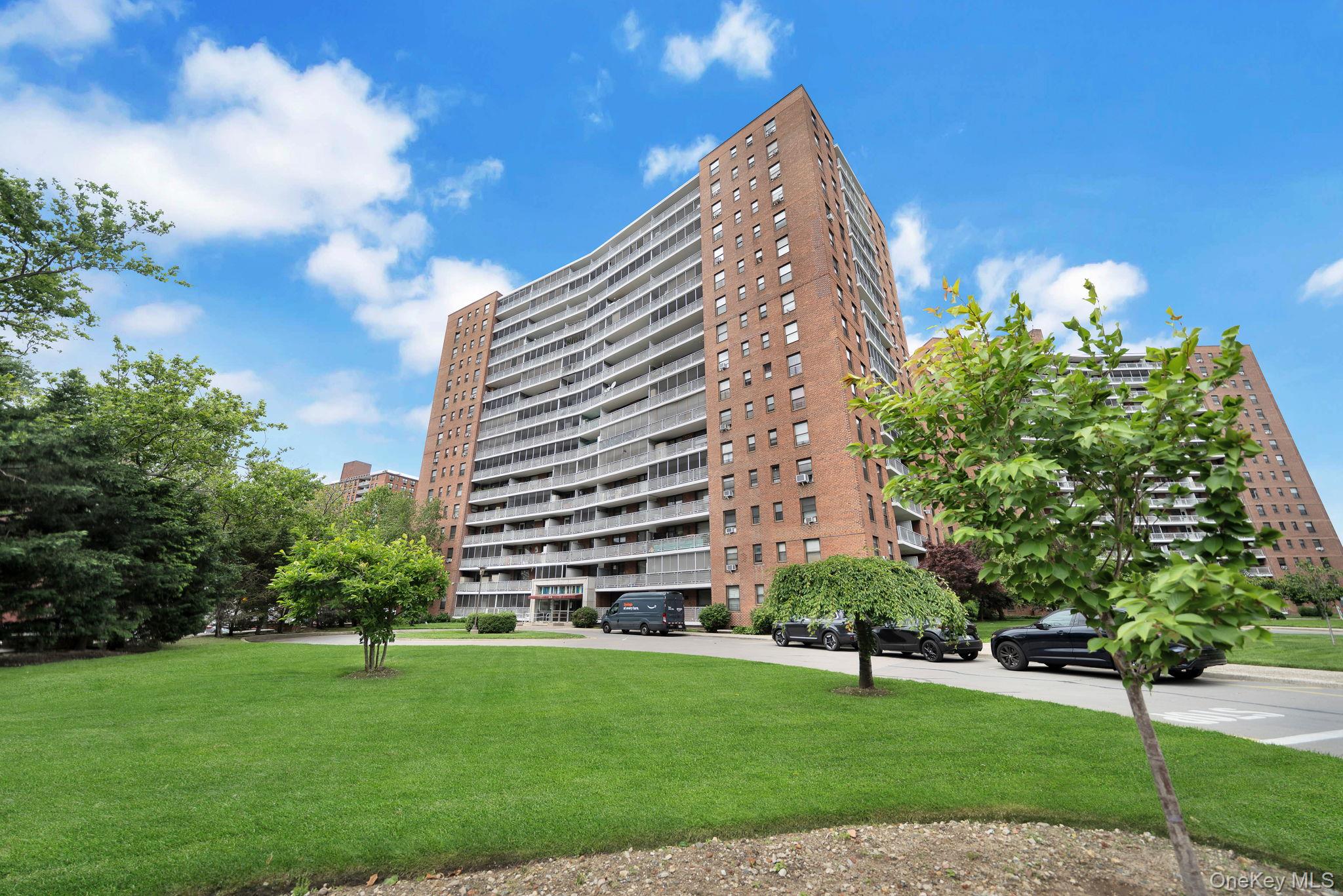 61-15 98th Street Unit: 16H