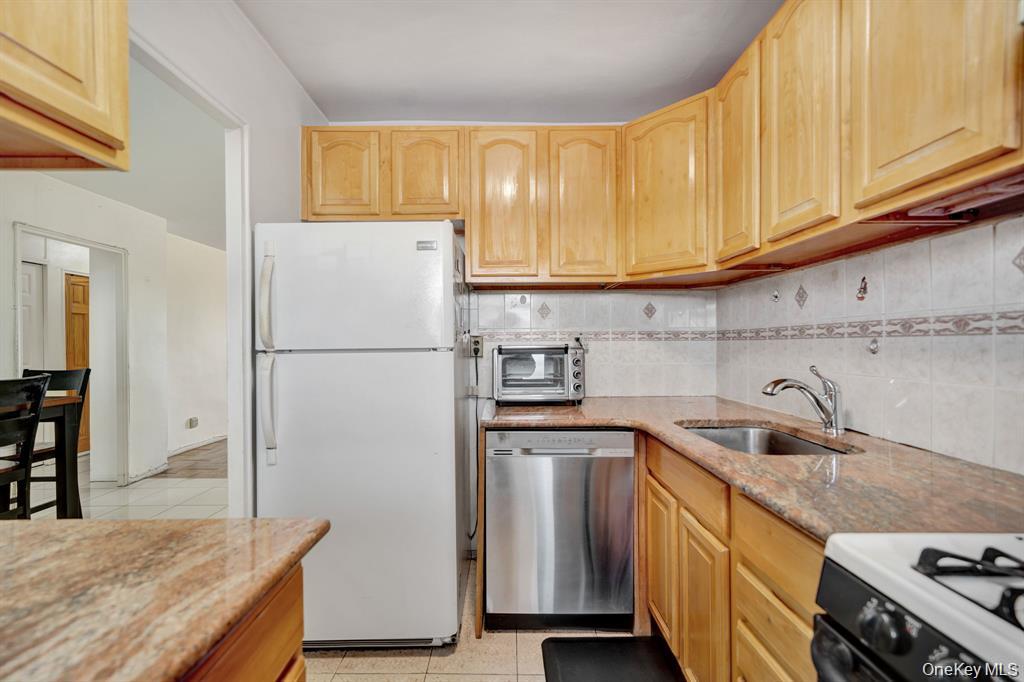 61-15 98th Street Unit: 16H