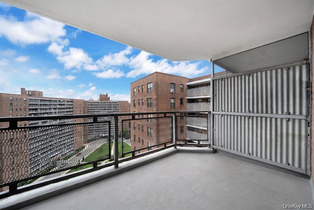 61-15 98th Street Unit: 16H