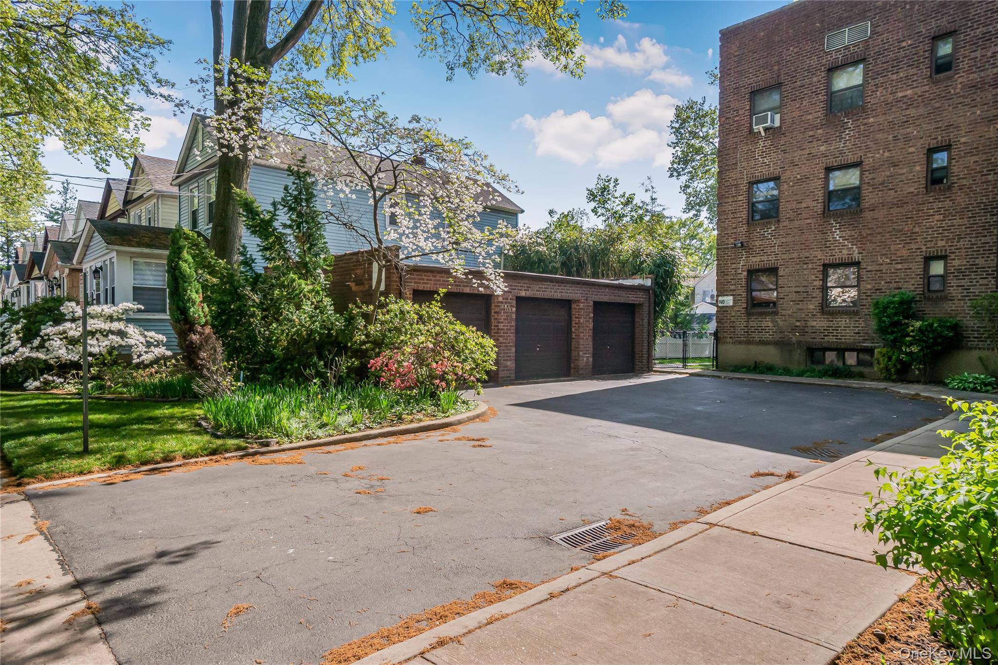218-12 43rd Avenue Unit: 2E