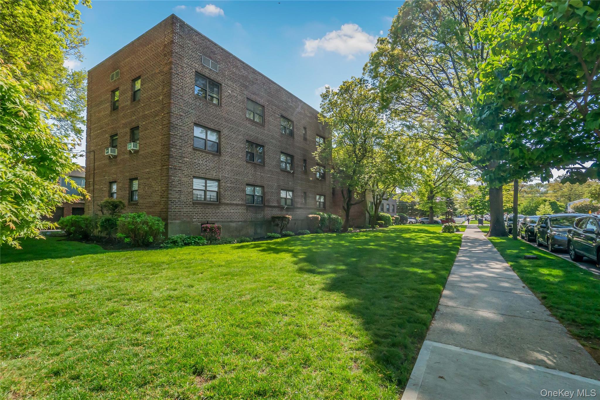 218-12 43rd Avenue Unit: 2E