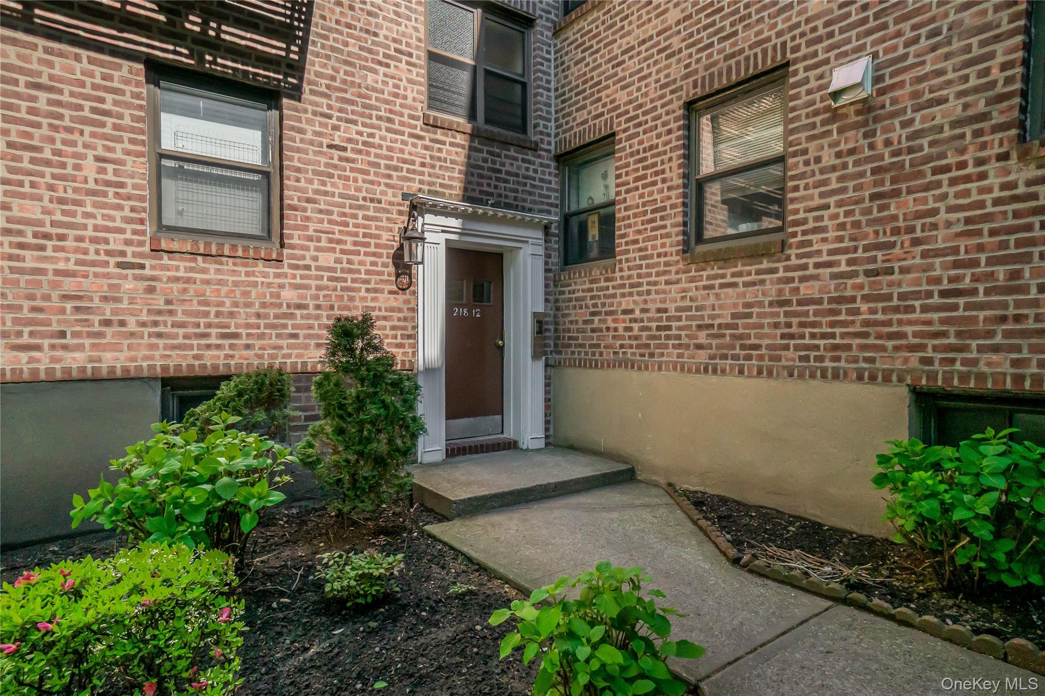 218-12 43rd Avenue Unit: 2E