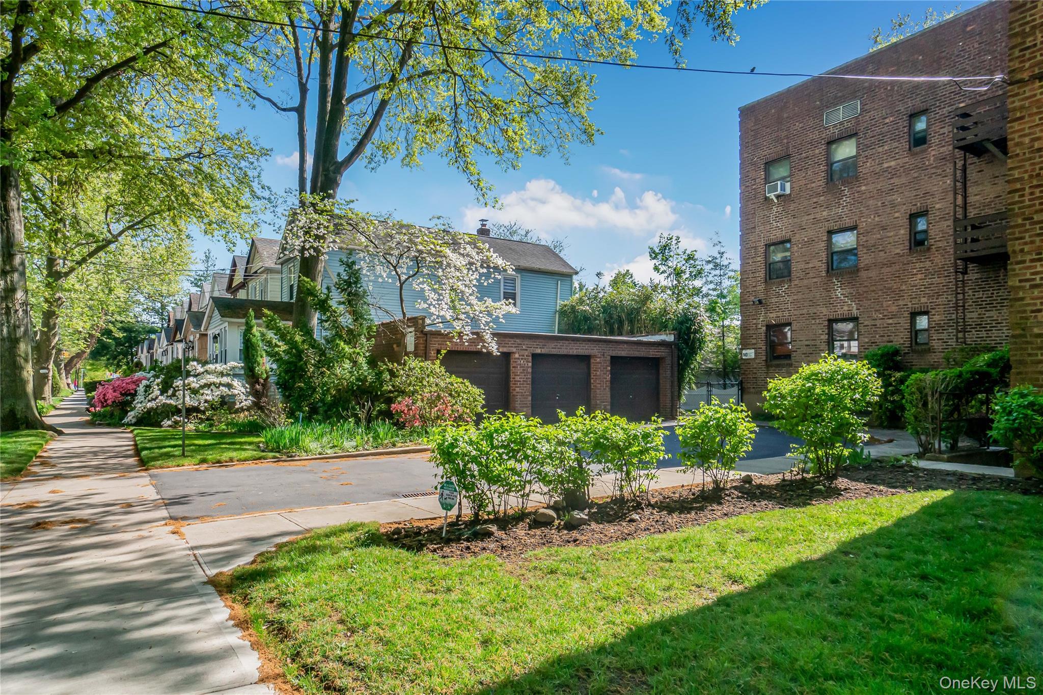 218-12 43rd Avenue Unit: 2E