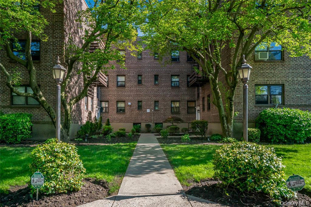 218-12 43rd Avenue Unit: 2E