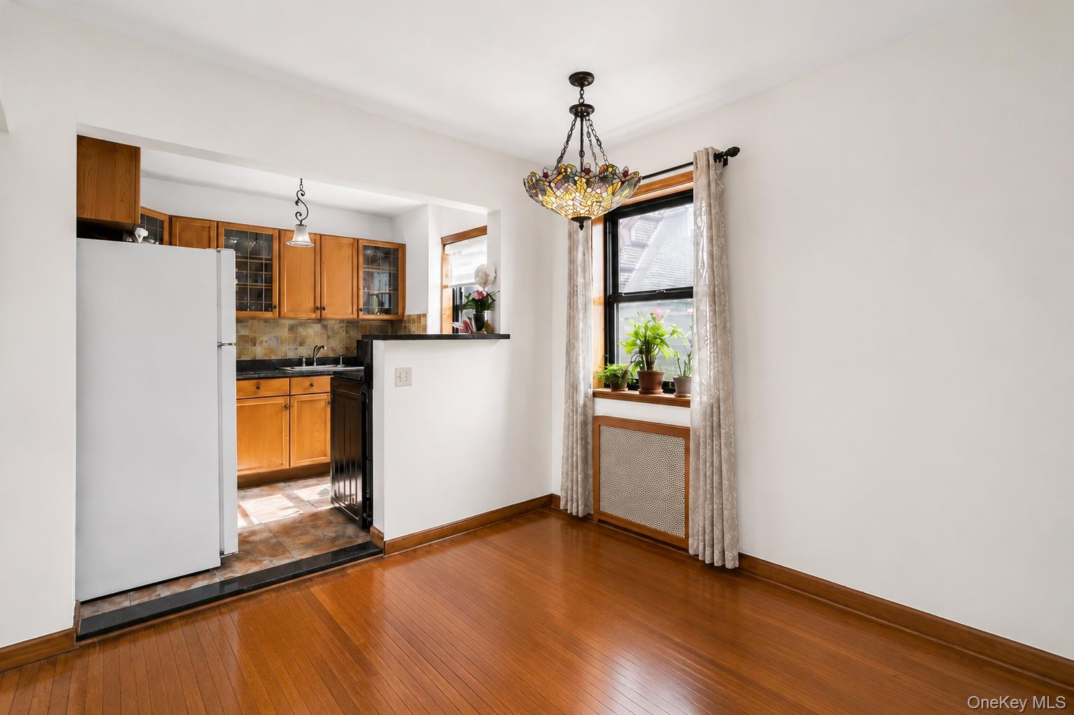 218-12 43rd Avenue Unit: 2E