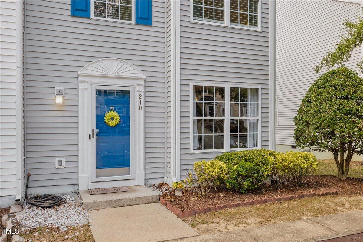 210 Climbing Ivy Court