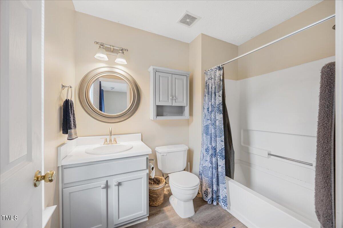 210 Climbing Ivy Court