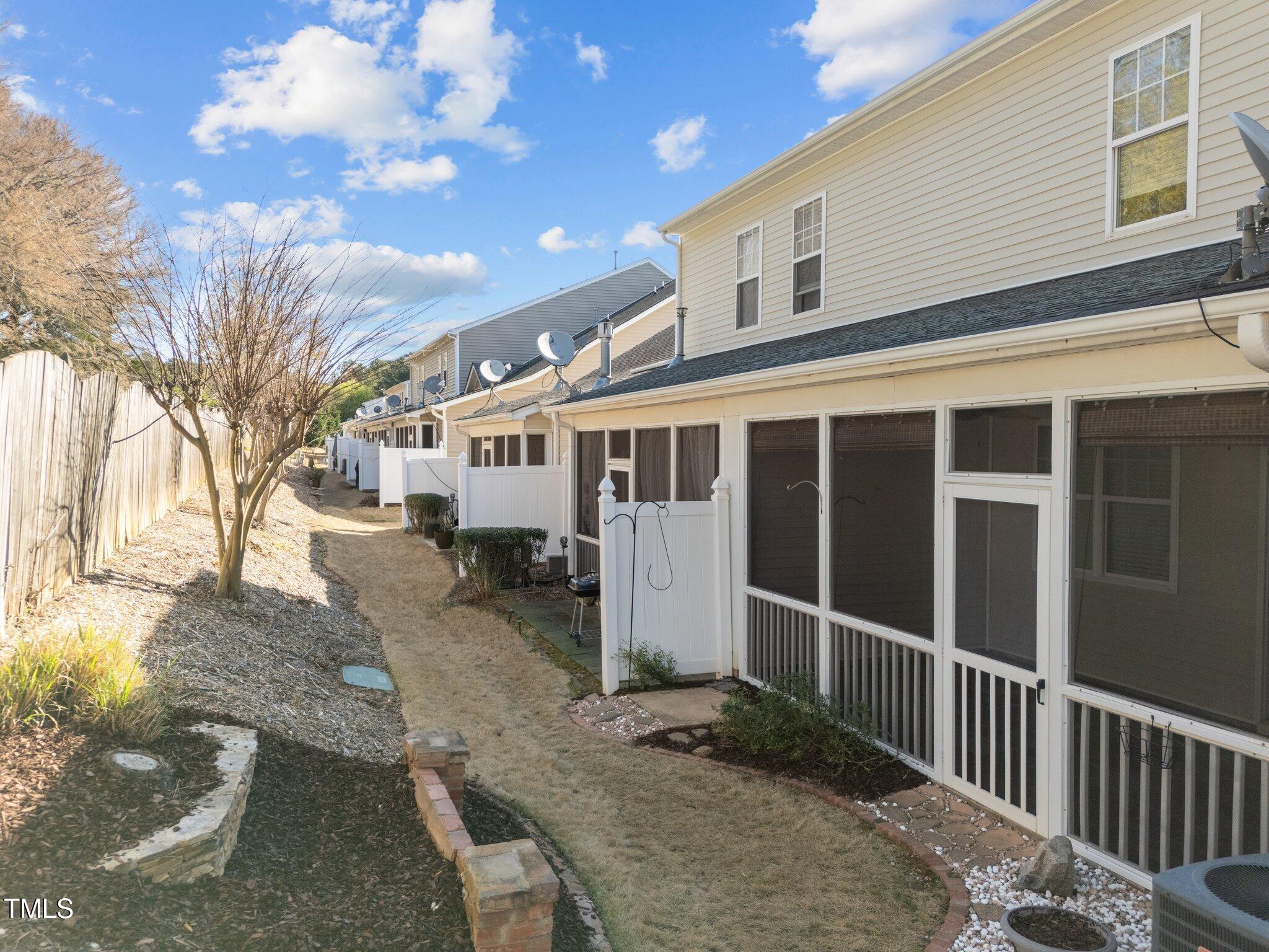2523 Spring Oaks Way