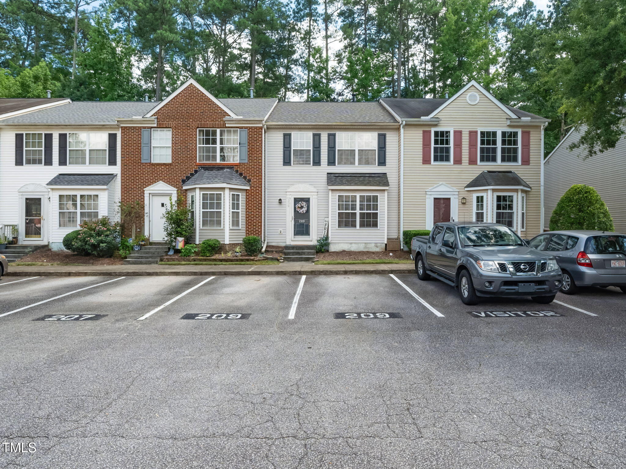209 Climbing Ivy Court
