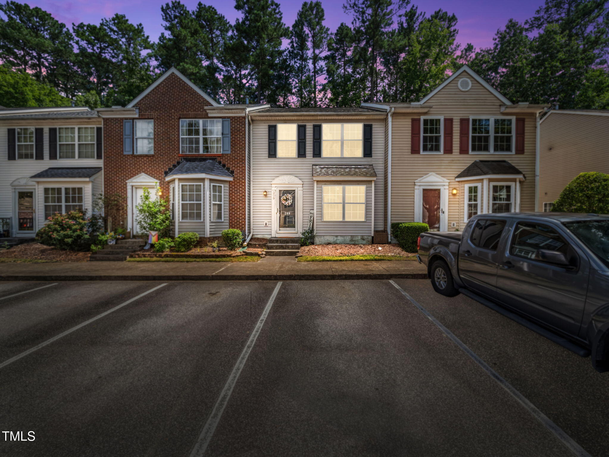 209 Climbing Ivy Court