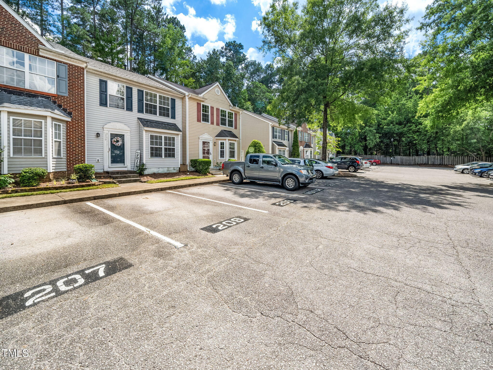 209 Climbing Ivy Court