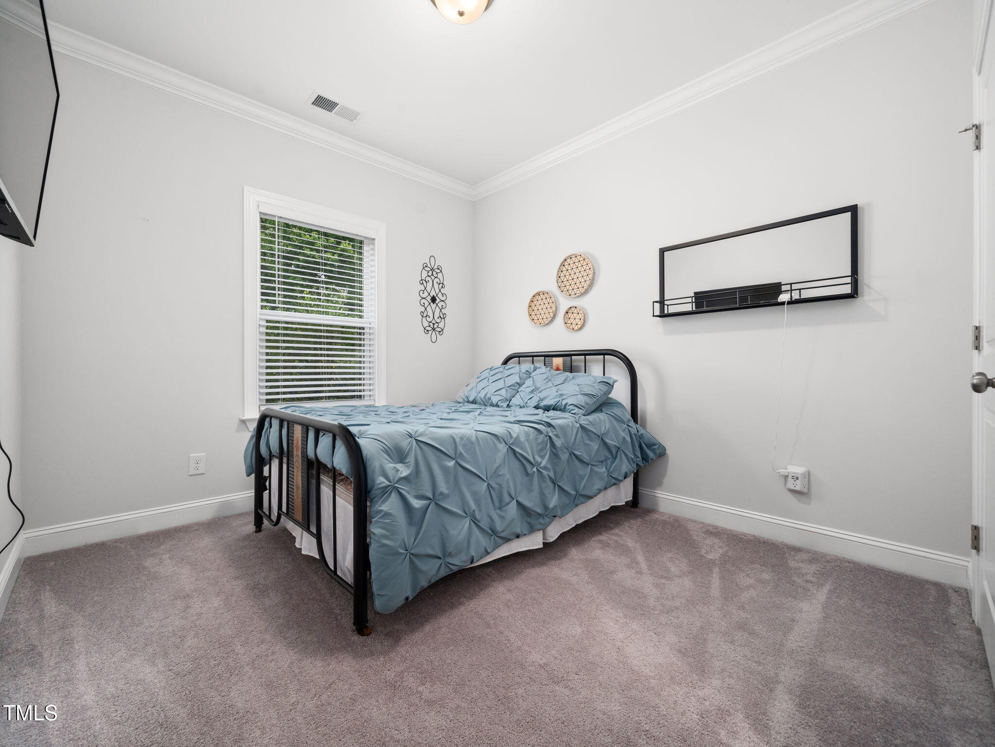 3213 Douglas Fir Road