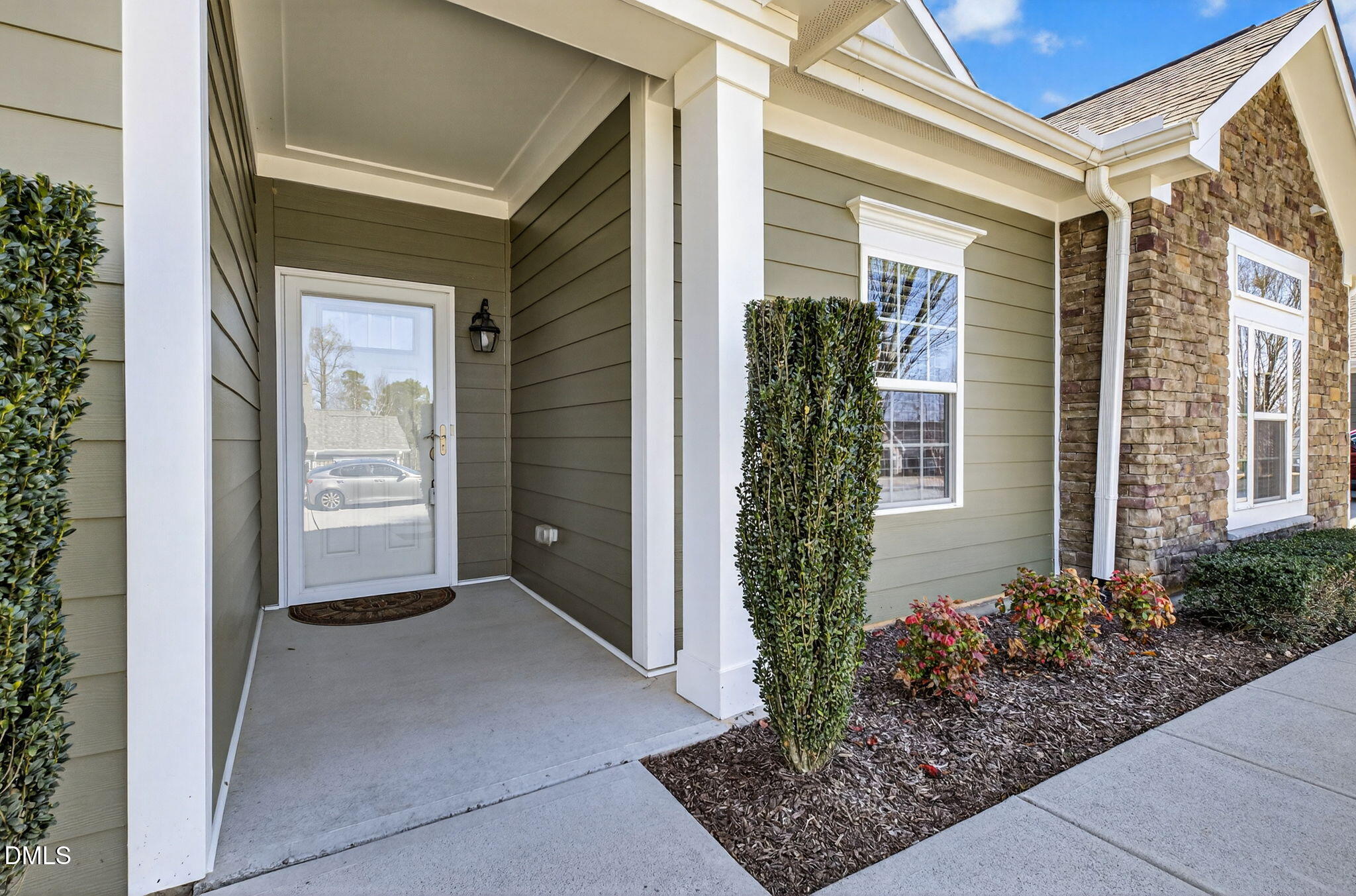 1698 Winter Wren Circle