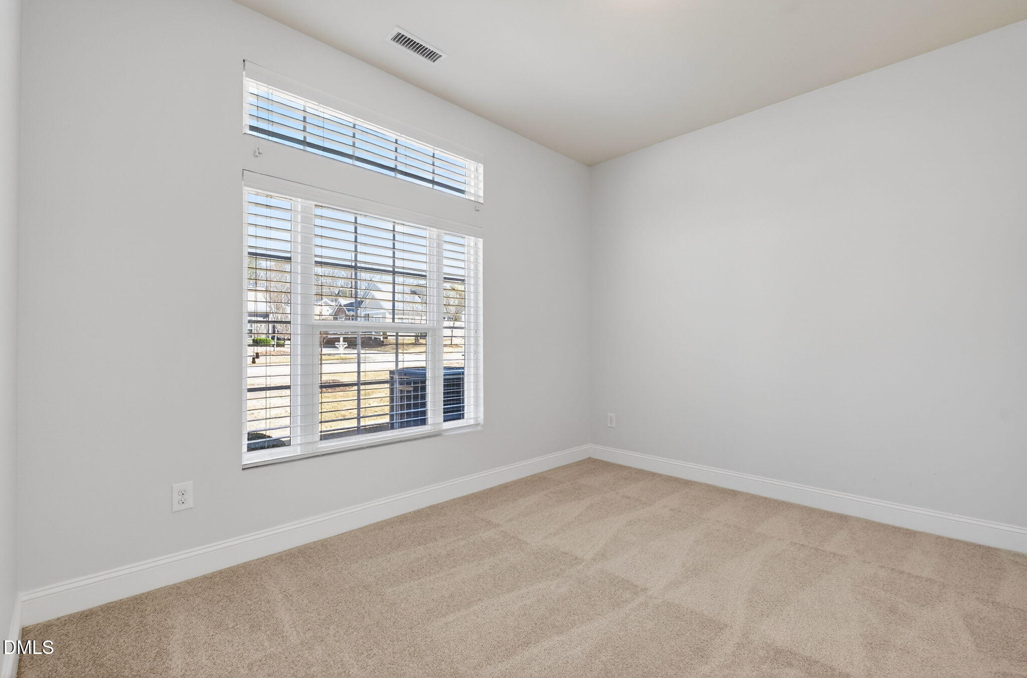 1698 Winter Wren Circle