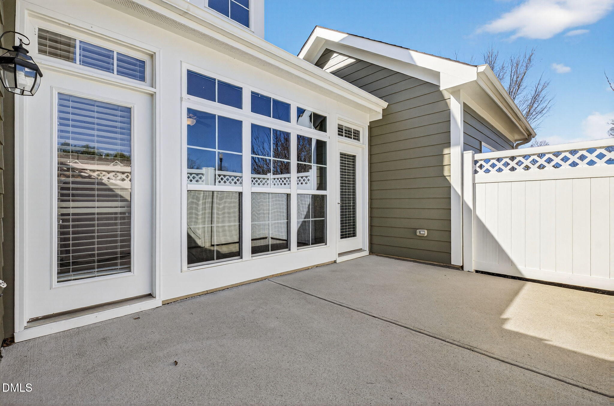 1698 Winter Wren Circle